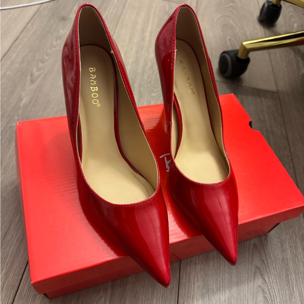 BAMBOO Women's Vibrant Red Heels